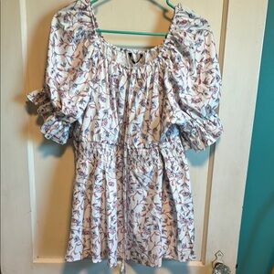 BloomChic White and Blue Floral Top